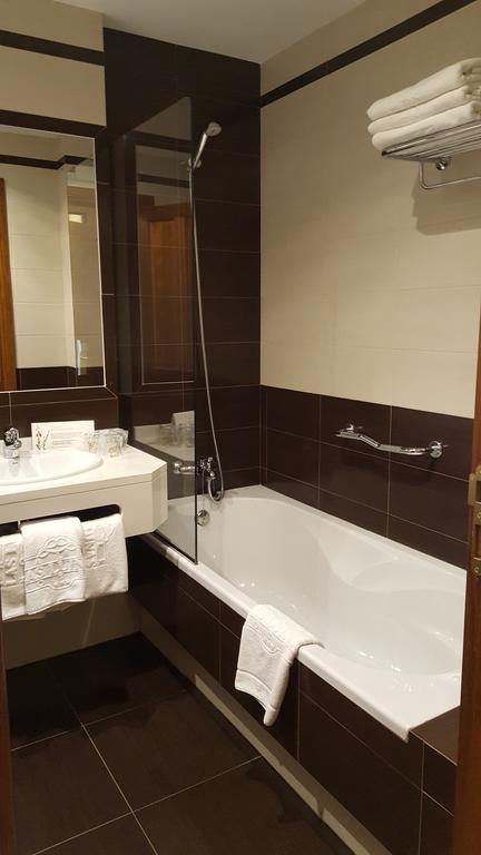 Hotel Valle Las Luinas Soto de Luiña Εξωτερικό φωτογραφία