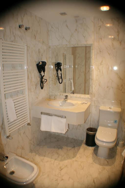 Hotel Valle Las Luinas Soto de Luiña Εξωτερικό φωτογραφία